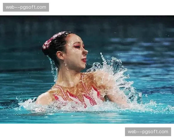 游泳选手技术细节受关注，转身呼吸频率成训练重点