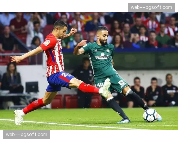 赛场突发：马竞vs贝蒂斯因球迷投掷杂物中断10分钟