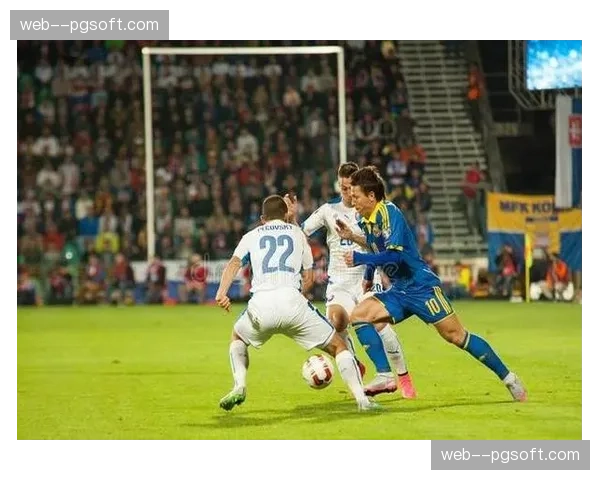 数据前瞻:塞维利亚主场已连续五场不败,皇马历史战绩占优 数据前瞻:塞维利亚主场已连续五场不败,皇马历史战绩占优