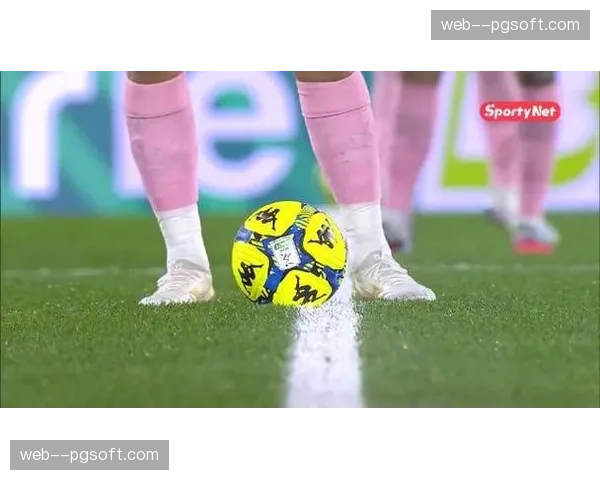 闪电进球！阿尔梅里亚前锋图雷在客场对阵加的斯的比赛中22秒破门